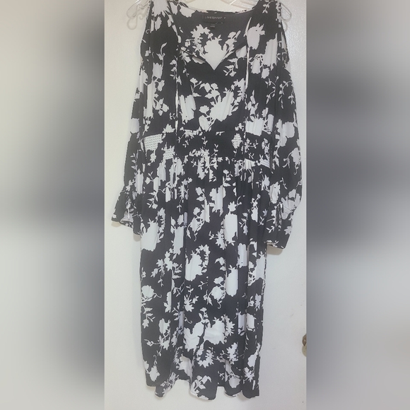 Lane Bryant Floral Cold Shoulder Dress Black White 10/12P bohemian - Picture 1 of 3